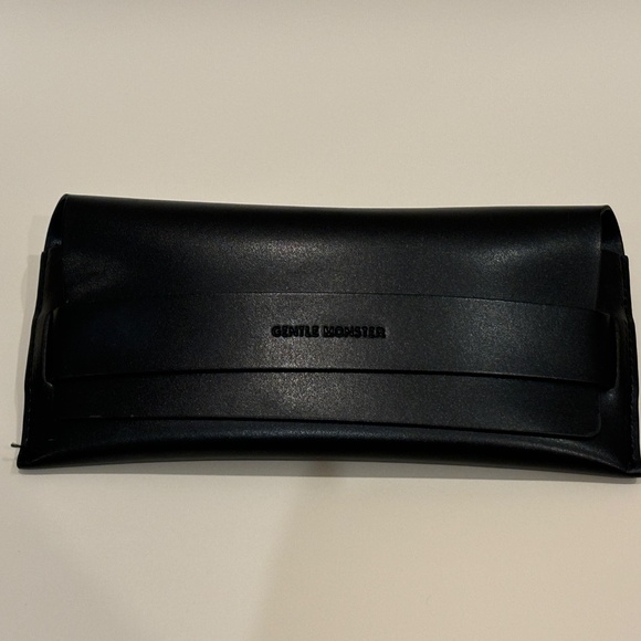 GENTLE MONSTER 'Illusion' Sunglasses (Green) with Matching Black Glasses Case - Picture 6 of 10